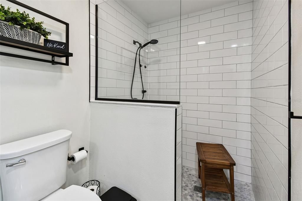 For Rent: $2,600 (2 beds, 2 baths, 865 Square Feet)