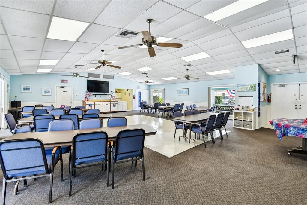 For Rent: $2,600 (2 beds, 2 baths, 865 Square Feet)