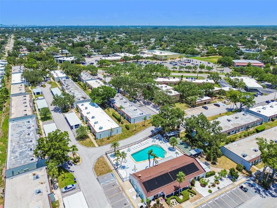 For Rent: $2,600 (2 beds, 2 baths, 865 Square Feet)