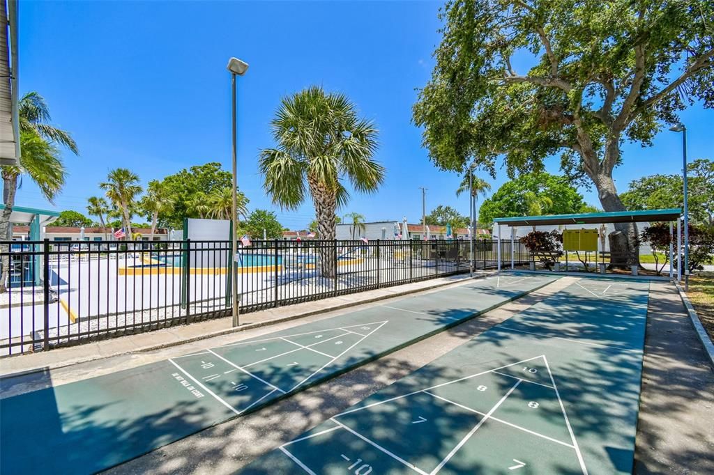 For Rent: $2,600 (2 beds, 2 baths, 865 Square Feet)