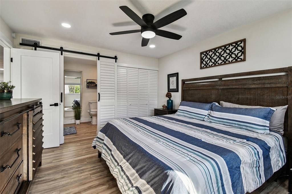 For Rent: $2,600 (2 beds, 2 baths, 865 Square Feet)