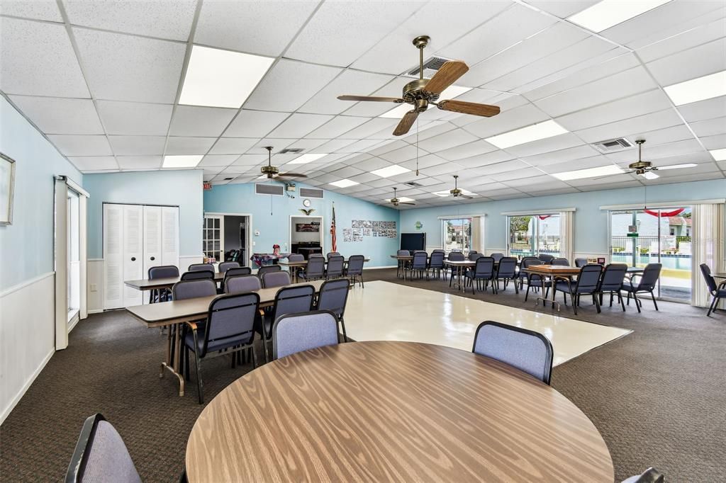 For Rent: $2,600 (2 beds, 2 baths, 865 Square Feet)