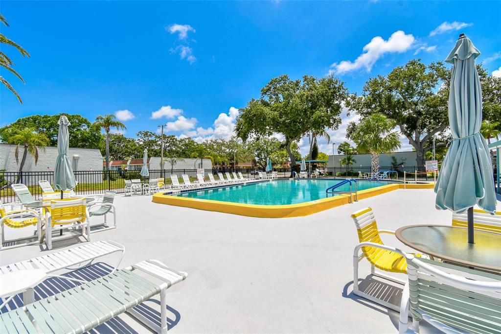 For Rent: $2,600 (2 beds, 2 baths, 865 Square Feet)