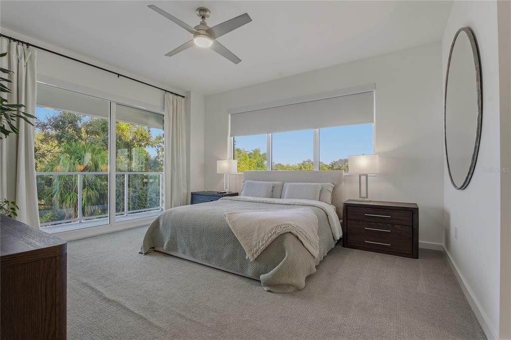 合同活跃: $825,000 (2 贝兹, 2 浴室, 1800 平方英尺)