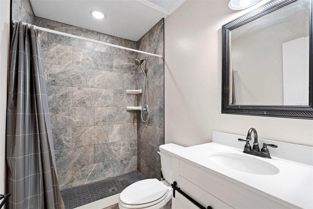 En Venta: $289,000 (2 camas, 2 baños, 1060 Pies cuadrados)