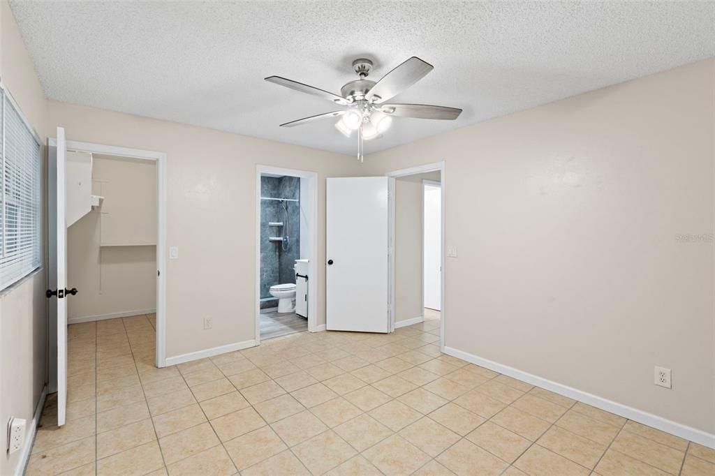 En Venta: $289,000 (2 camas, 2 baños, 1060 Pies cuadrados)