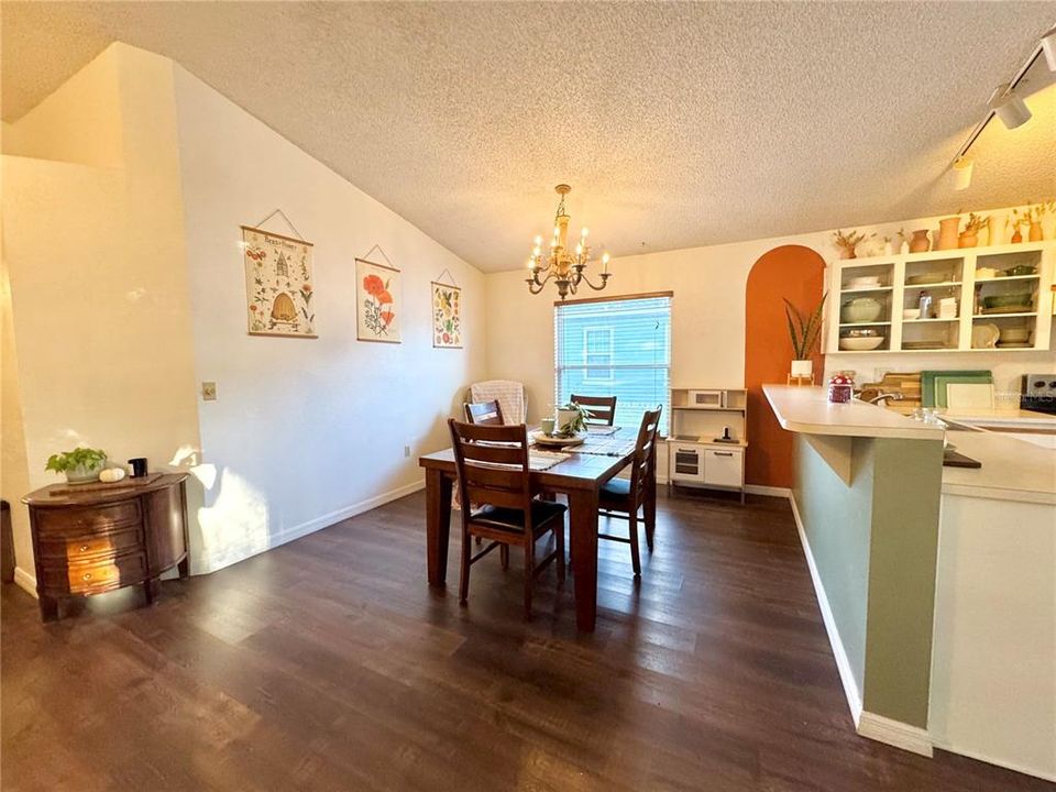 待售: $269,900 (3 贝兹, 2 浴室, 1420 平方英尺)