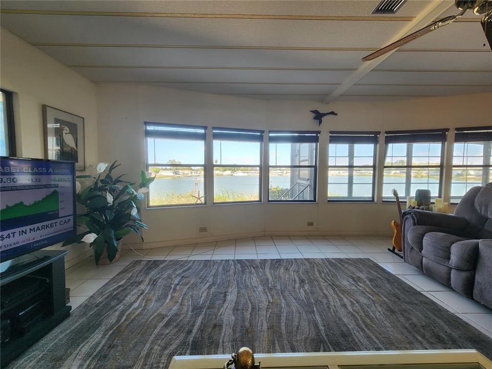 For Sale: $180,000 (2 beds, 2 baths, 1296 Square Feet)