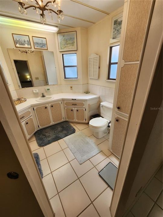 For Sale: $180,000 (2 beds, 2 baths, 1296 Square Feet)