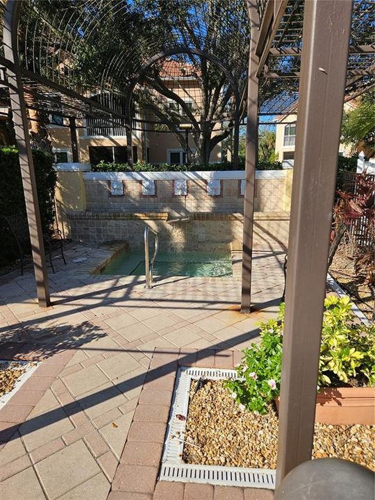 待售: $189,900 (1 贝兹, 1 浴室, 661 平方英尺)