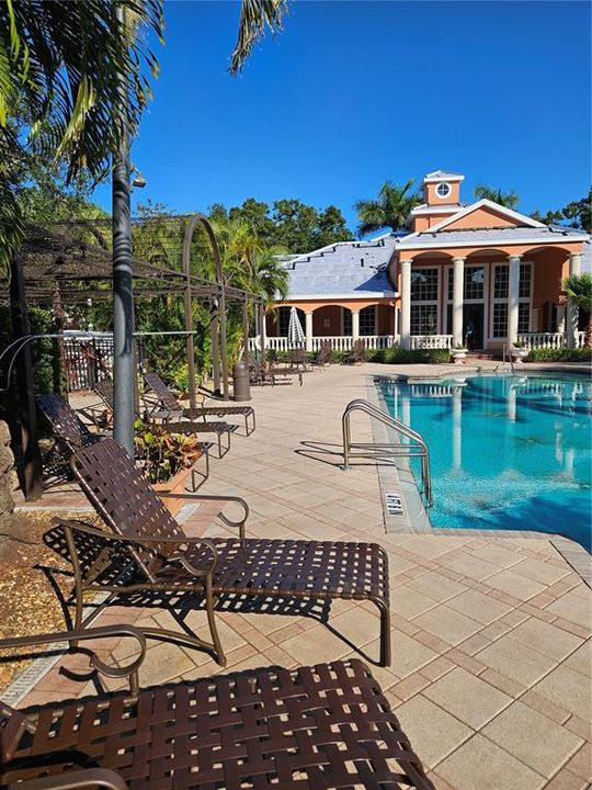 待售: $189,900 (1 贝兹, 1 浴室, 661 平方英尺)