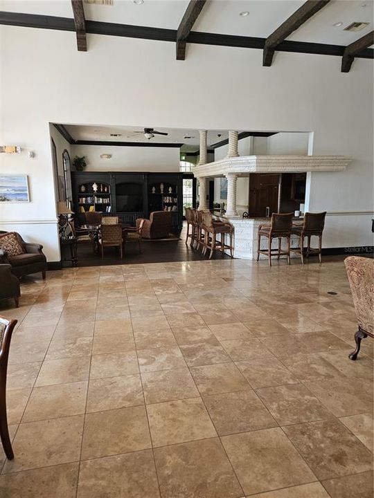 待售: $189,900 (1 贝兹, 1 浴室, 661 平方英尺)