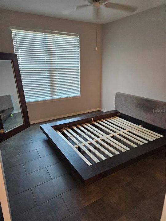 待售: $189,900 (1 贝兹, 1 浴室, 661 平方英尺)