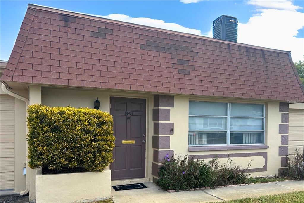 For Sale: $99,000 (1 beds, 1 baths, 902 Square Feet)