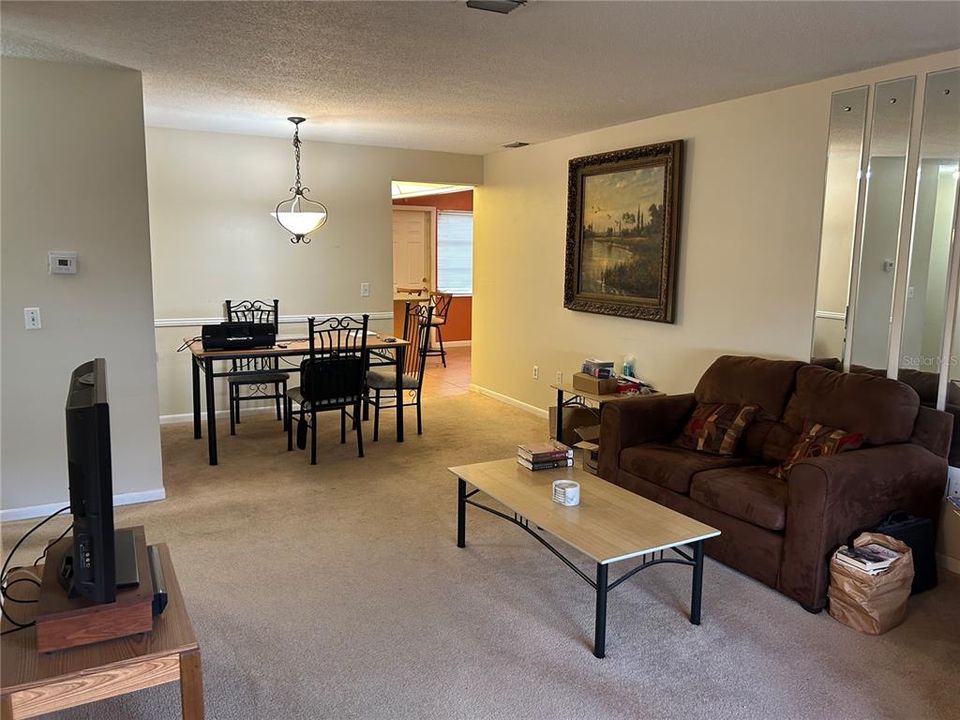 For Sale: $99,000 (1 beds, 1 baths, 902 Square Feet)