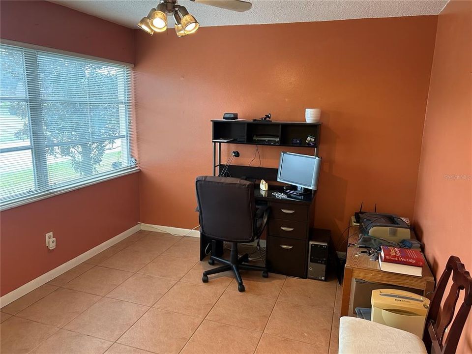 For Sale: $99,000 (1 beds, 1 baths, 902 Square Feet)