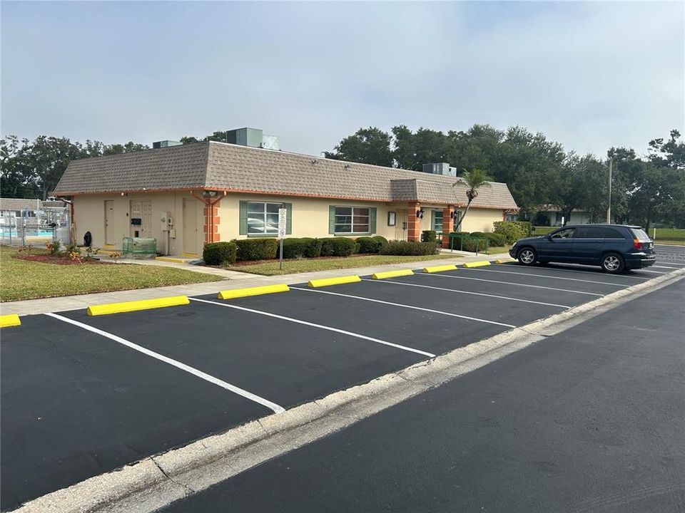 For Sale: $99,000 (1 beds, 1 baths, 902 Square Feet)