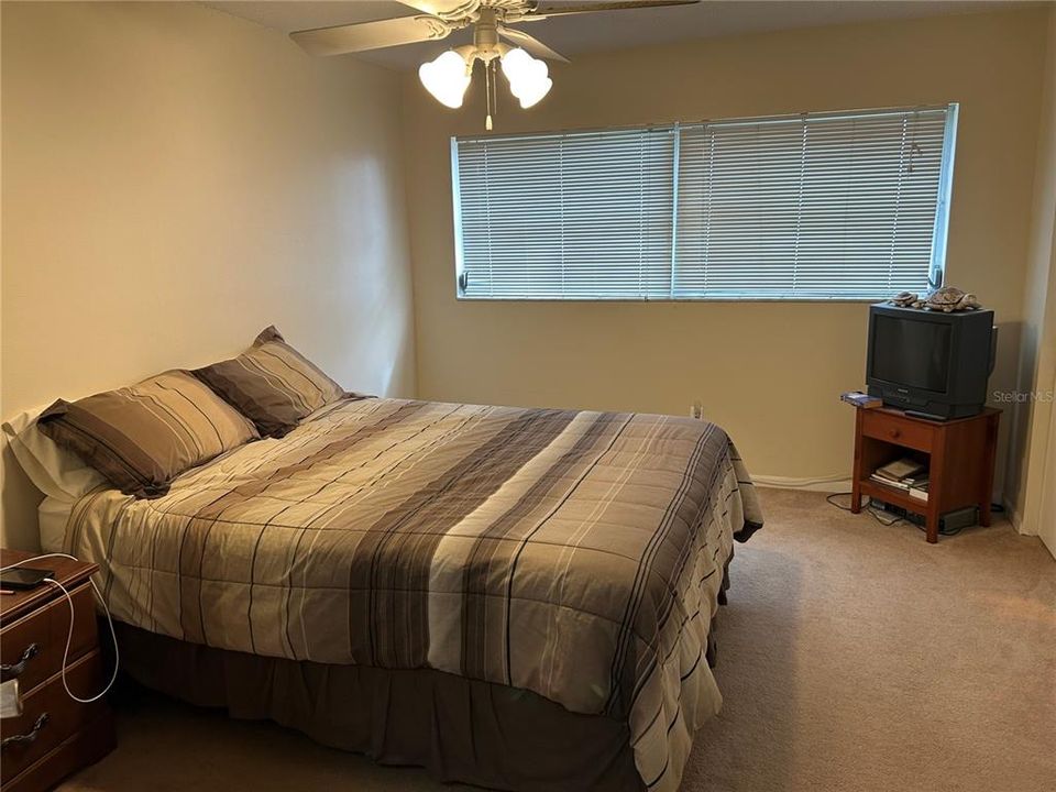 For Sale: $99,000 (1 beds, 1 baths, 902 Square Feet)