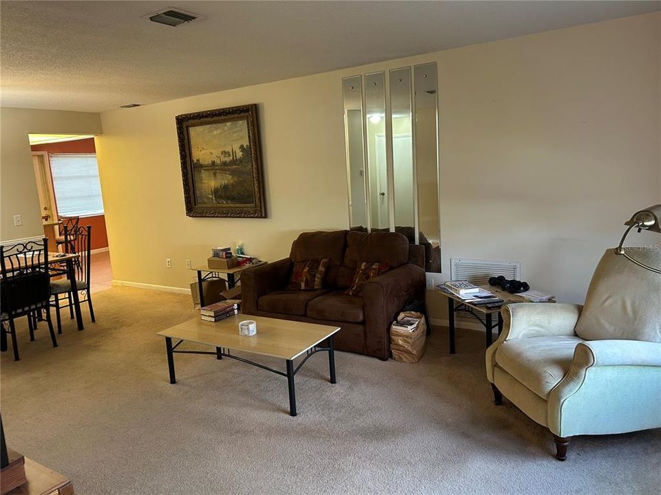 For Sale: $99,000 (1 beds, 1 baths, 902 Square Feet)