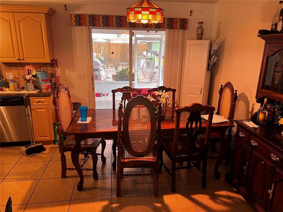 For Sale: $270,000 (3 beds, 2 baths, 1307 Square Feet)