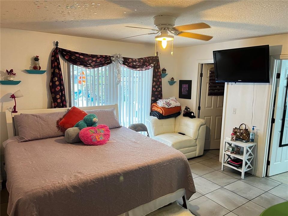 For Sale: $270,000 (3 beds, 2 baths, 1307 Square Feet)