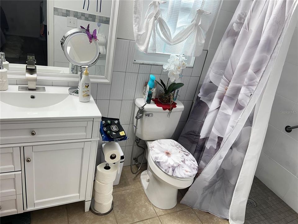 For Sale: $270,000 (3 beds, 2 baths, 1307 Square Feet)