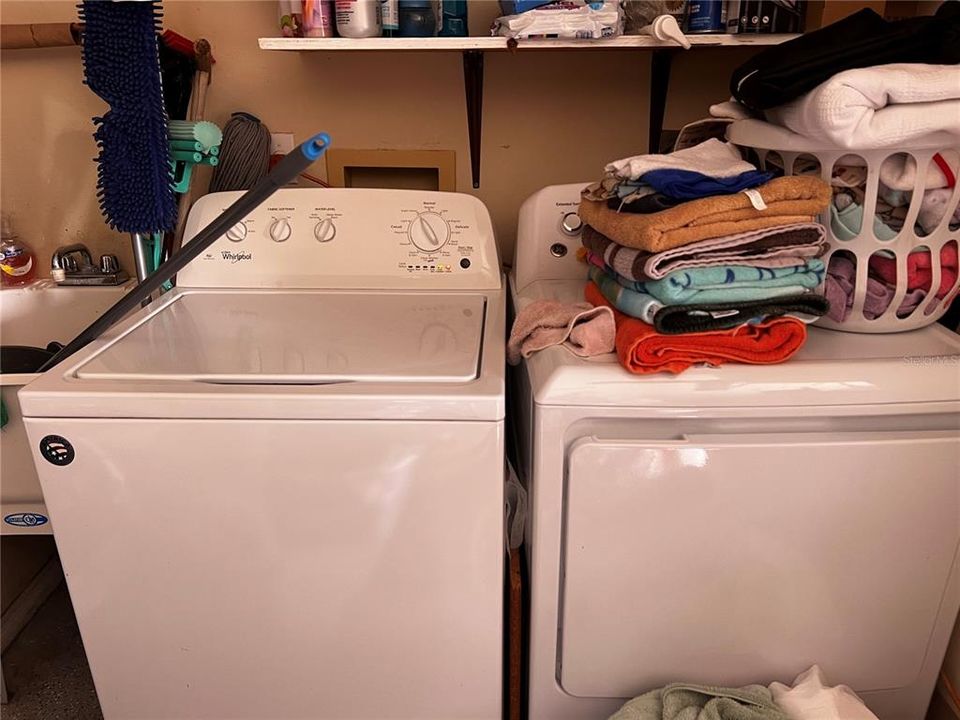 For Sale: $270,000 (3 beds, 2 baths, 1307 Square Feet)