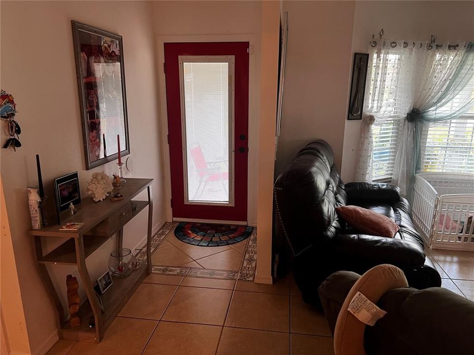 For Sale: $270,000 (3 beds, 2 baths, 1307 Square Feet)