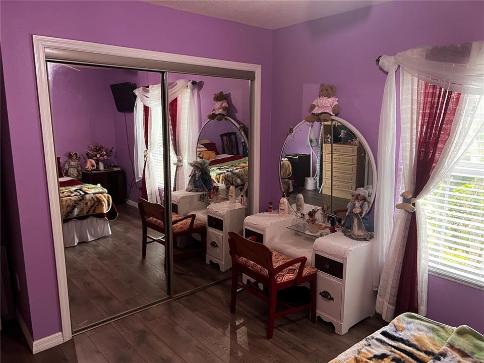 For Sale: $270,000 (3 beds, 2 baths, 1307 Square Feet)