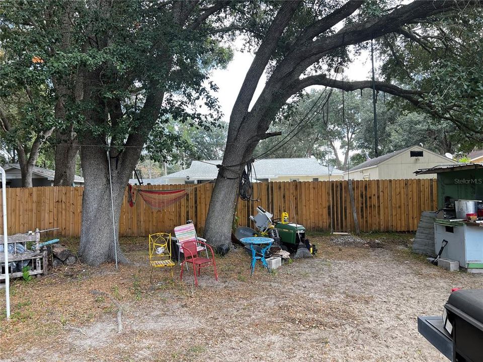 For Sale: $270,000 (3 beds, 2 baths, 1307 Square Feet)