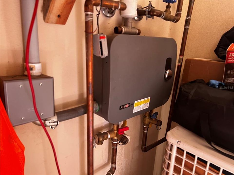 For Sale: $270,000 (3 beds, 2 baths, 1307 Square Feet)