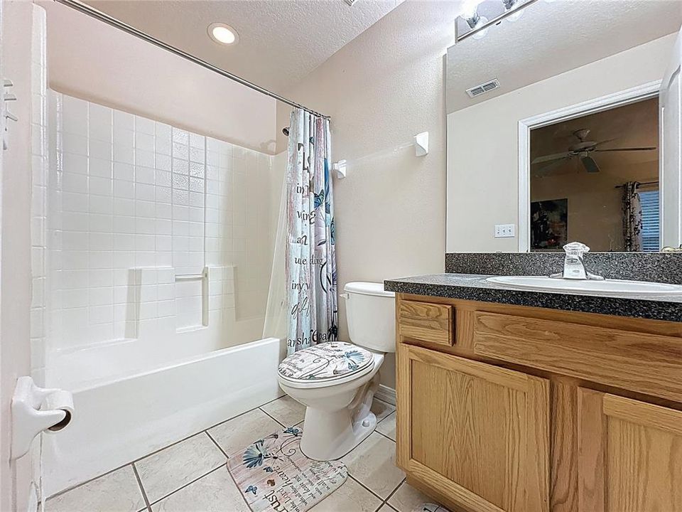 待售: $349,999 (5 贝兹, 3 浴室, 1854 平方英尺)