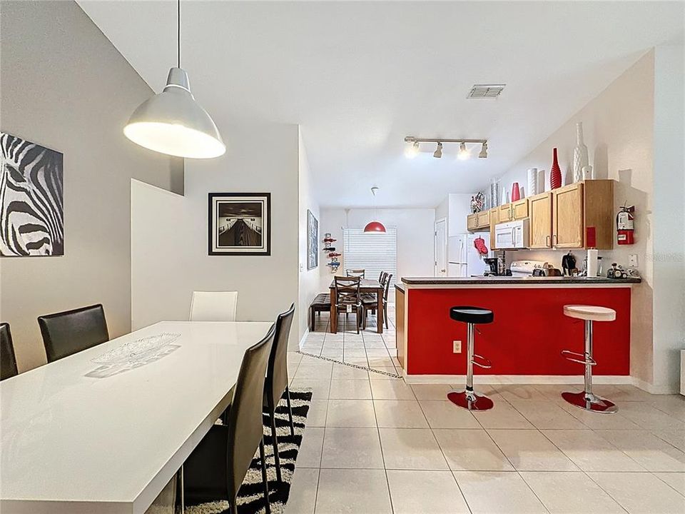 待售: $349,999 (5 贝兹, 3 浴室, 1854 平方英尺)