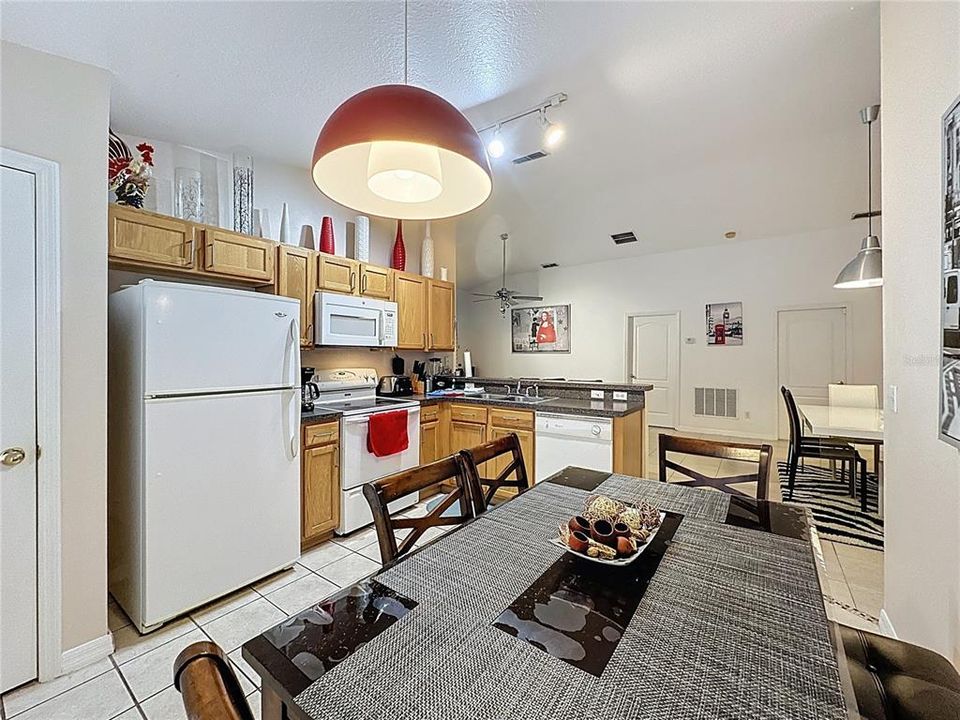 待售: $349,999 (5 贝兹, 3 浴室, 1854 平方英尺)