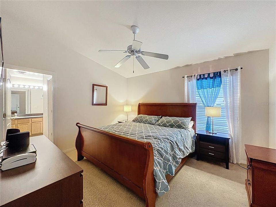 待售: $349,999 (5 贝兹, 3 浴室, 1854 平方英尺)