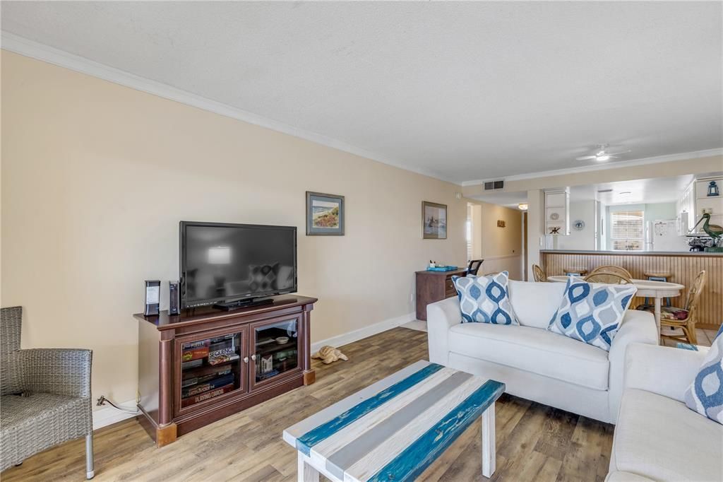 En Venta: $415,000 (2 camas, 2 baños, 950 Pies cuadrados)