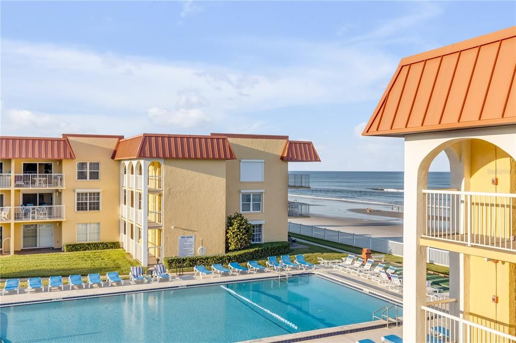 En Venta: $415,000 (2 camas, 2 baños, 950 Pies cuadrados)