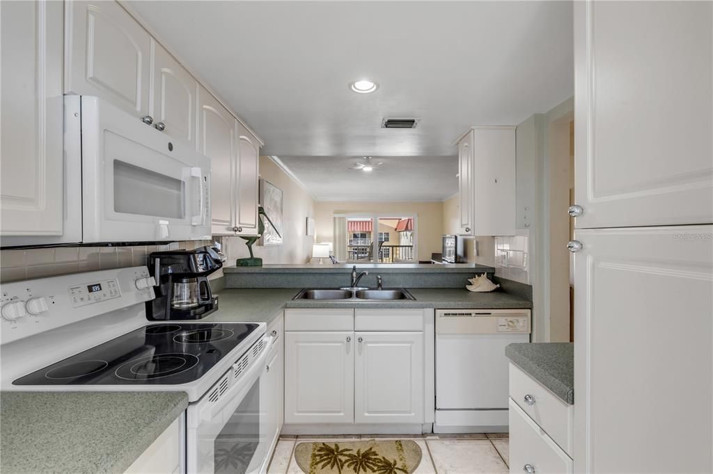 En Venta: $415,000 (2 camas, 2 baños, 950 Pies cuadrados)