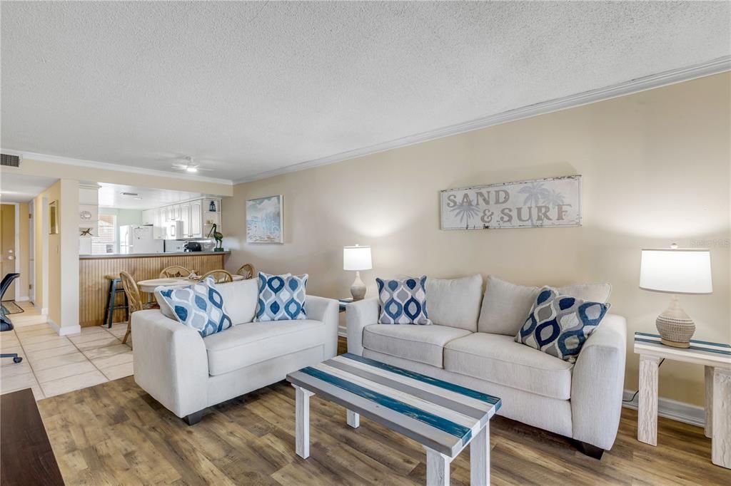 En Venta: $415,000 (2 camas, 2 baños, 950 Pies cuadrados)