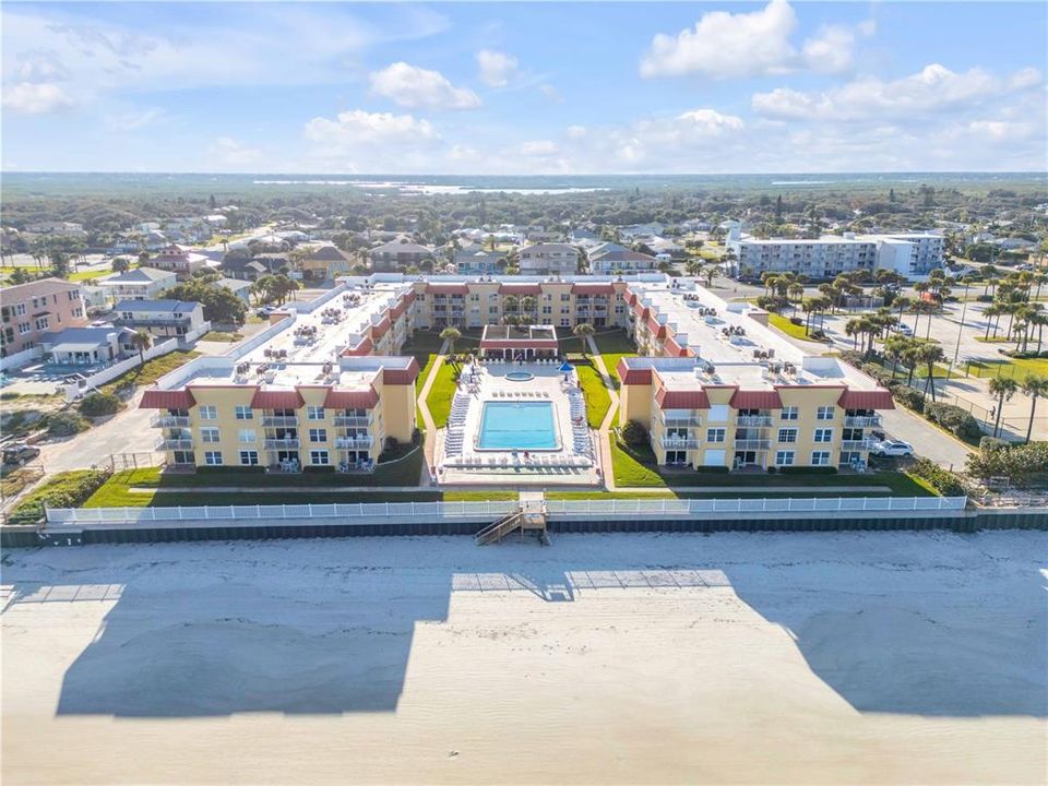 En Venta: $415,000 (2 camas, 2 baños, 950 Pies cuadrados)