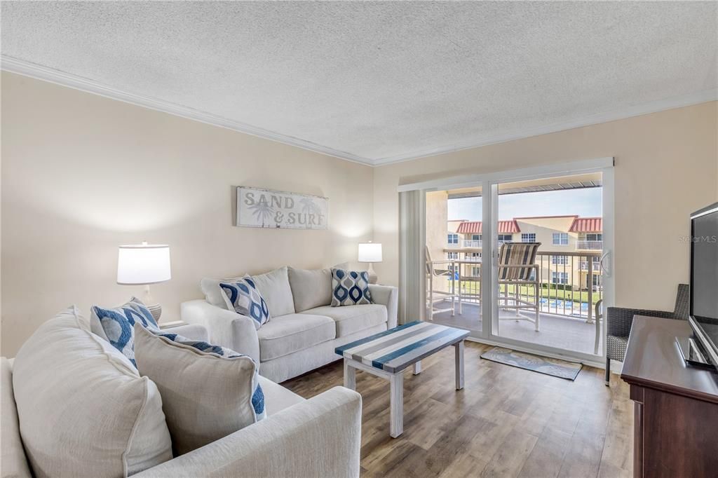 En Venta: $415,000 (2 camas, 2 baños, 950 Pies cuadrados)