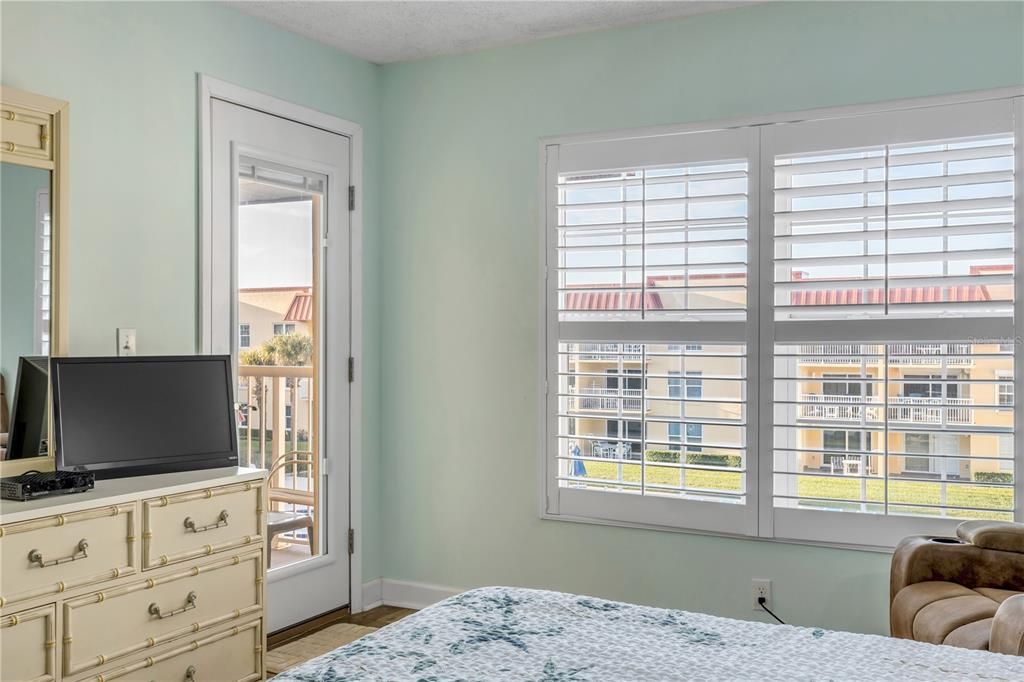 En Venta: $415,000 (2 camas, 2 baños, 950 Pies cuadrados)