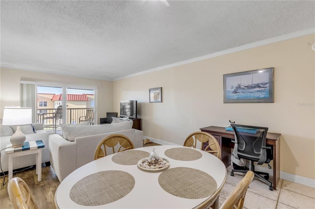 En Venta: $415,000 (2 camas, 2 baños, 950 Pies cuadrados)