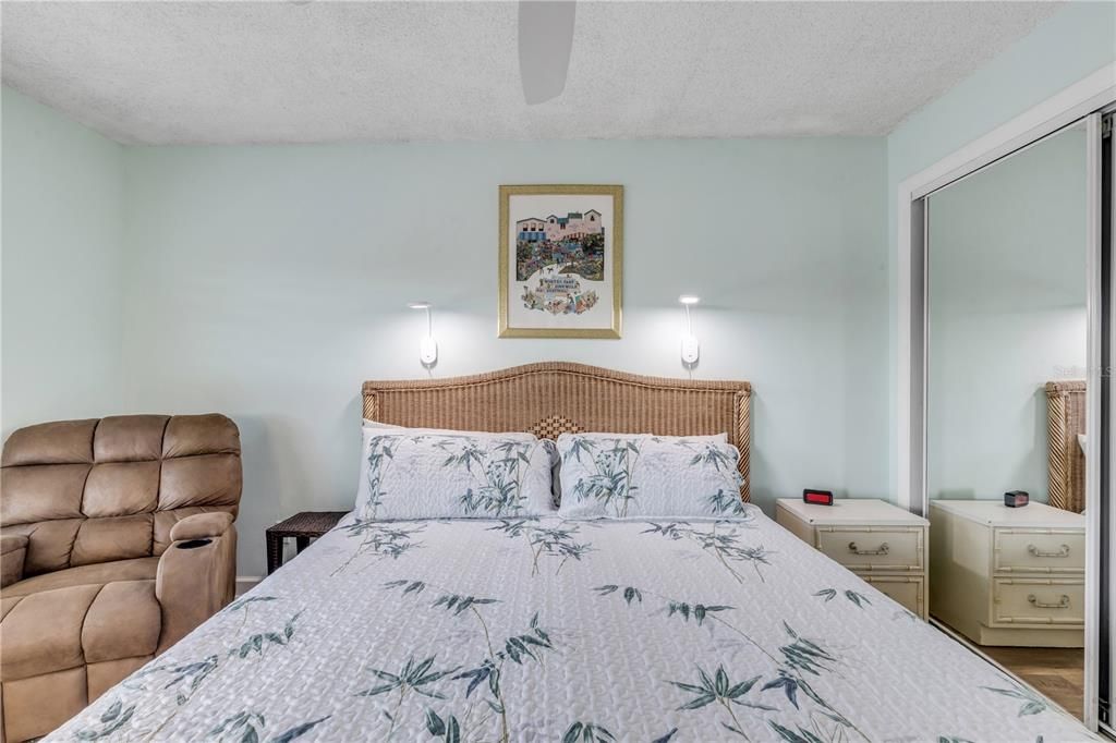 En Venta: $415,000 (2 camas, 2 baños, 950 Pies cuadrados)