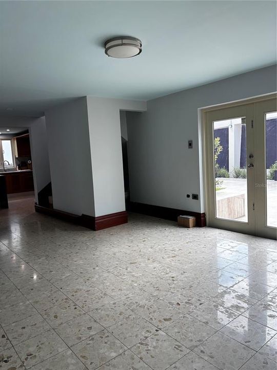 For Rent: $4,500 (4 beds, 2 baths, 2500 Square Feet)