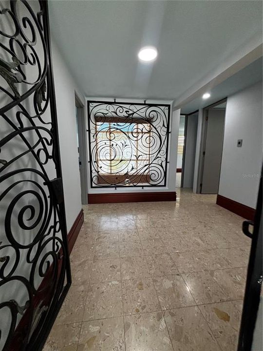 For Rent: $4,500 (4 beds, 2 baths, 2500 Square Feet)