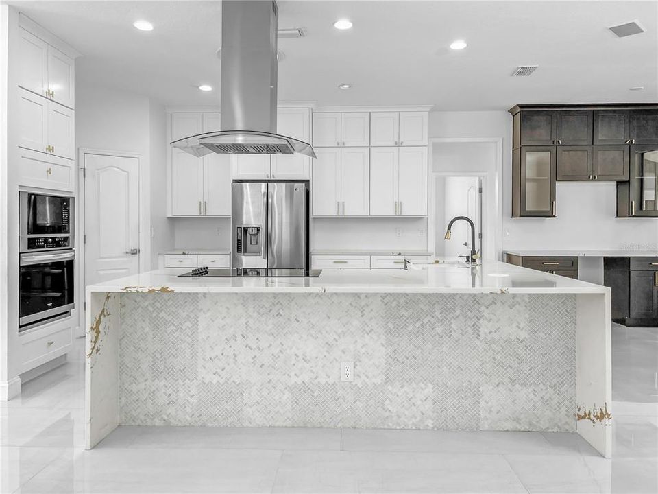 待售: $890,000 (4 贝兹, 3 浴室, 2694 平方英尺)