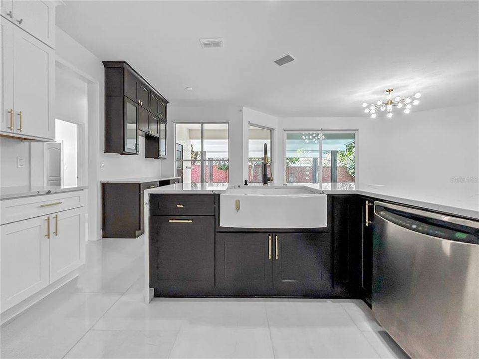 待售: $890,000 (4 贝兹, 3 浴室, 2694 平方英尺)