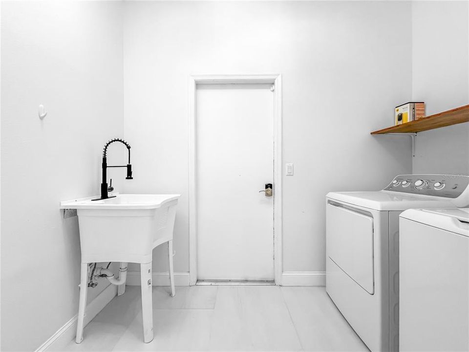 待售: $890,000 (4 贝兹, 3 浴室, 2694 平方英尺)