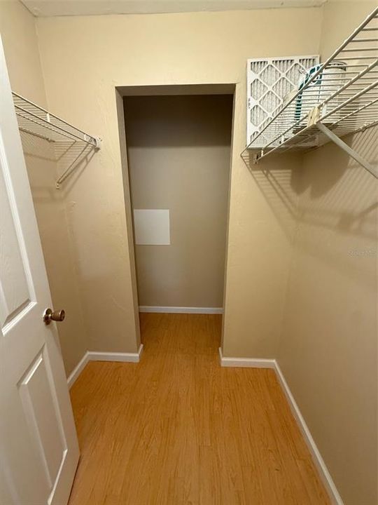 For Sale: $157,000 (2 beds, 2 baths, 886 Square Feet)